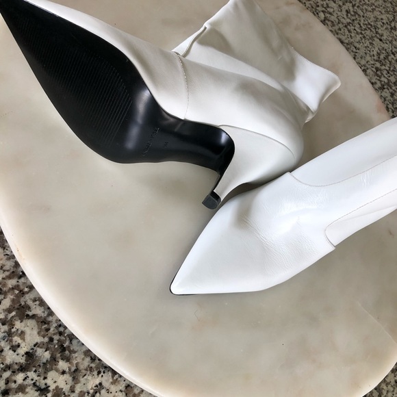 Kendall & Kylie… white pointed boots NWOT - Picture 14 of 16